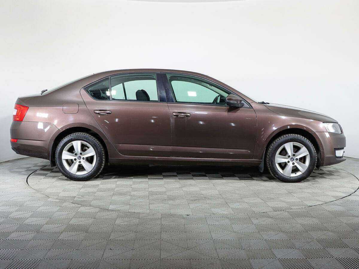 Б/У Шкода Октавия 2013 года. Фото: #3