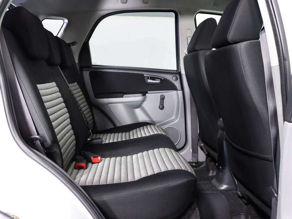 Б/У Сузуки С-Икс4 2013 года. Фото: #11