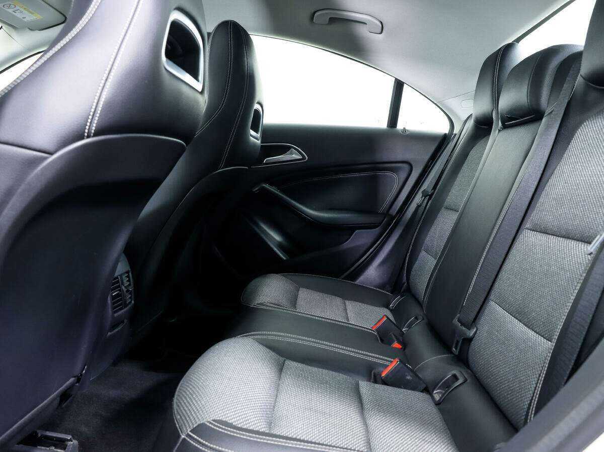 Б/У Мерседес-Бенц КЛА 2015 года. Фото: #9