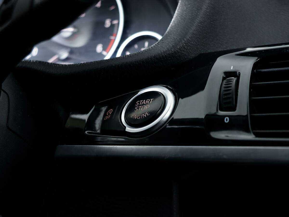 Б/У БМВ Икс3 2014 года. Фото: #16