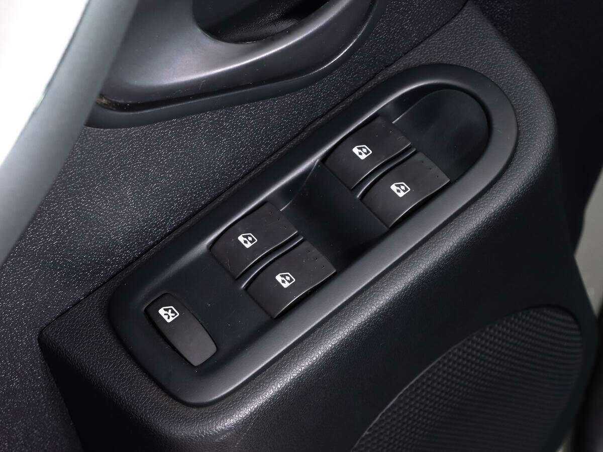 Б/У Рено Дастер 2013 года. Фото: #14