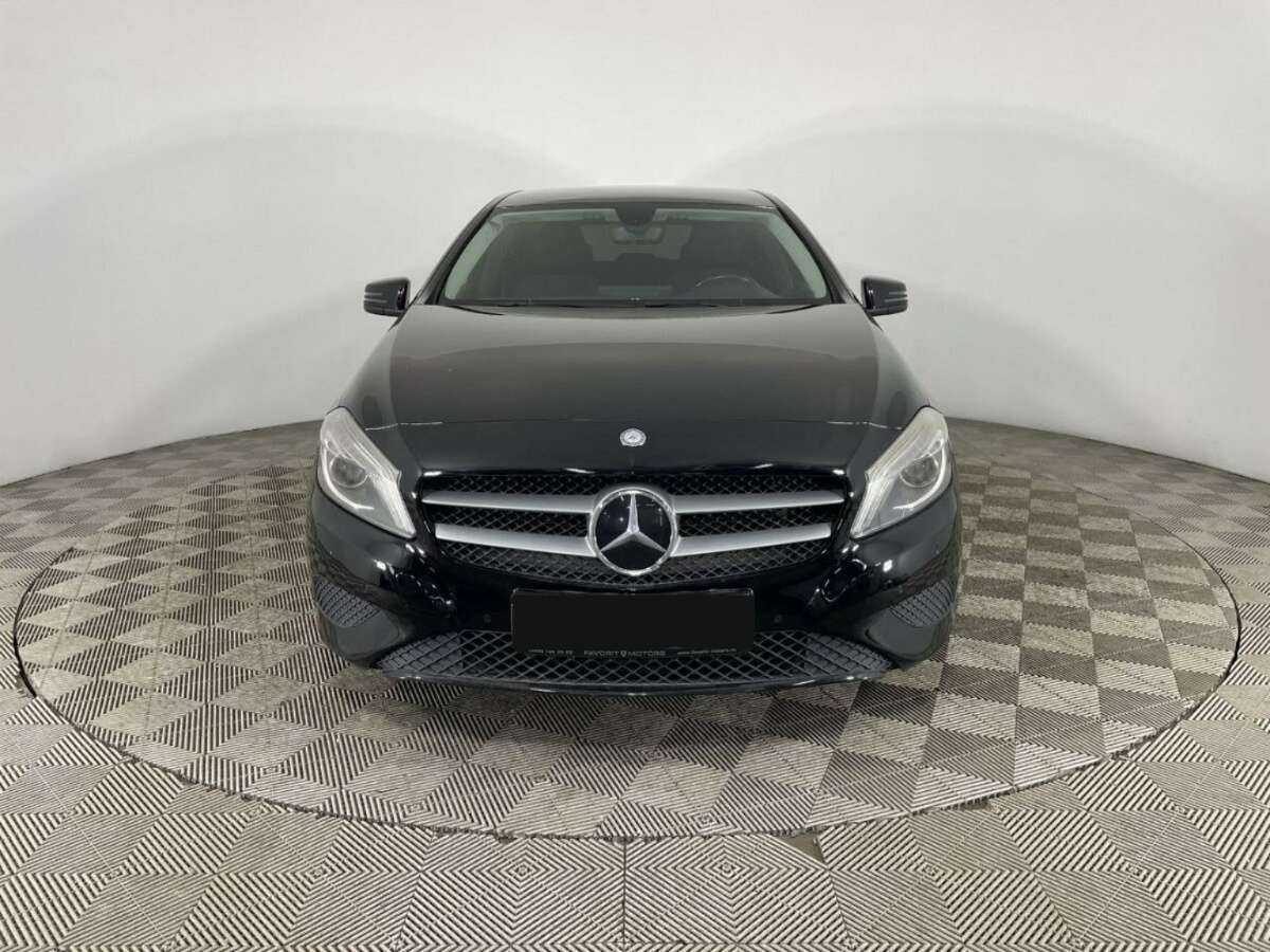 Б/У Мерседес-Бенц А-Класс 2014 года. Фото: #1