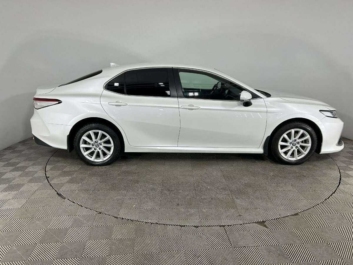 Б/У Тойота Камри 2021 года. Фото: #3