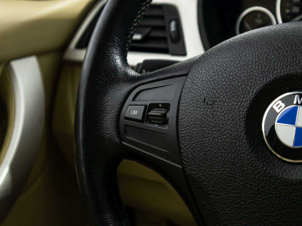 Б/У БМВ 3 серии 2014 года. Фото: #17