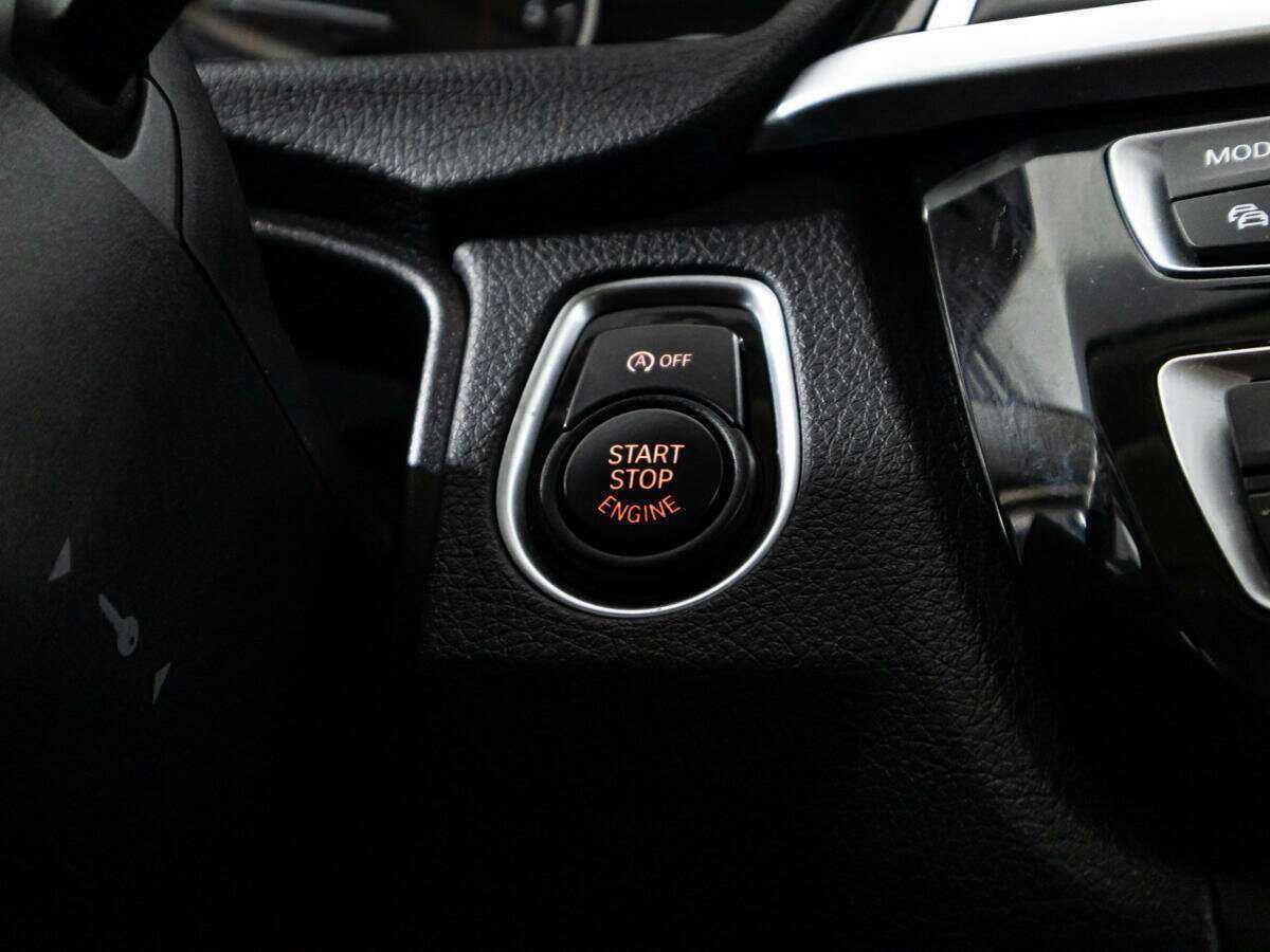 Б/У БМВ 3 серии 2016 года. Фото: #14