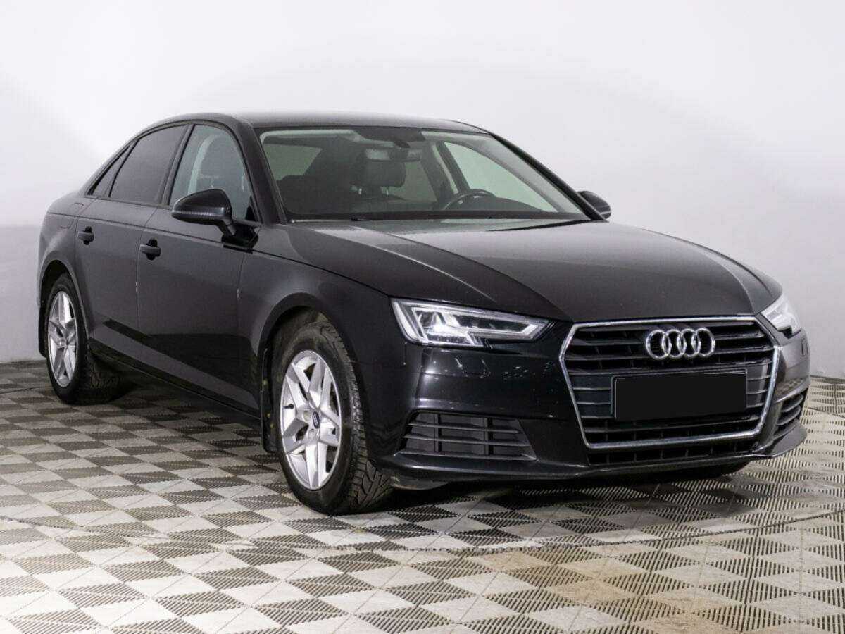 Б/У Ауди А4 2018 года. Фото: #2