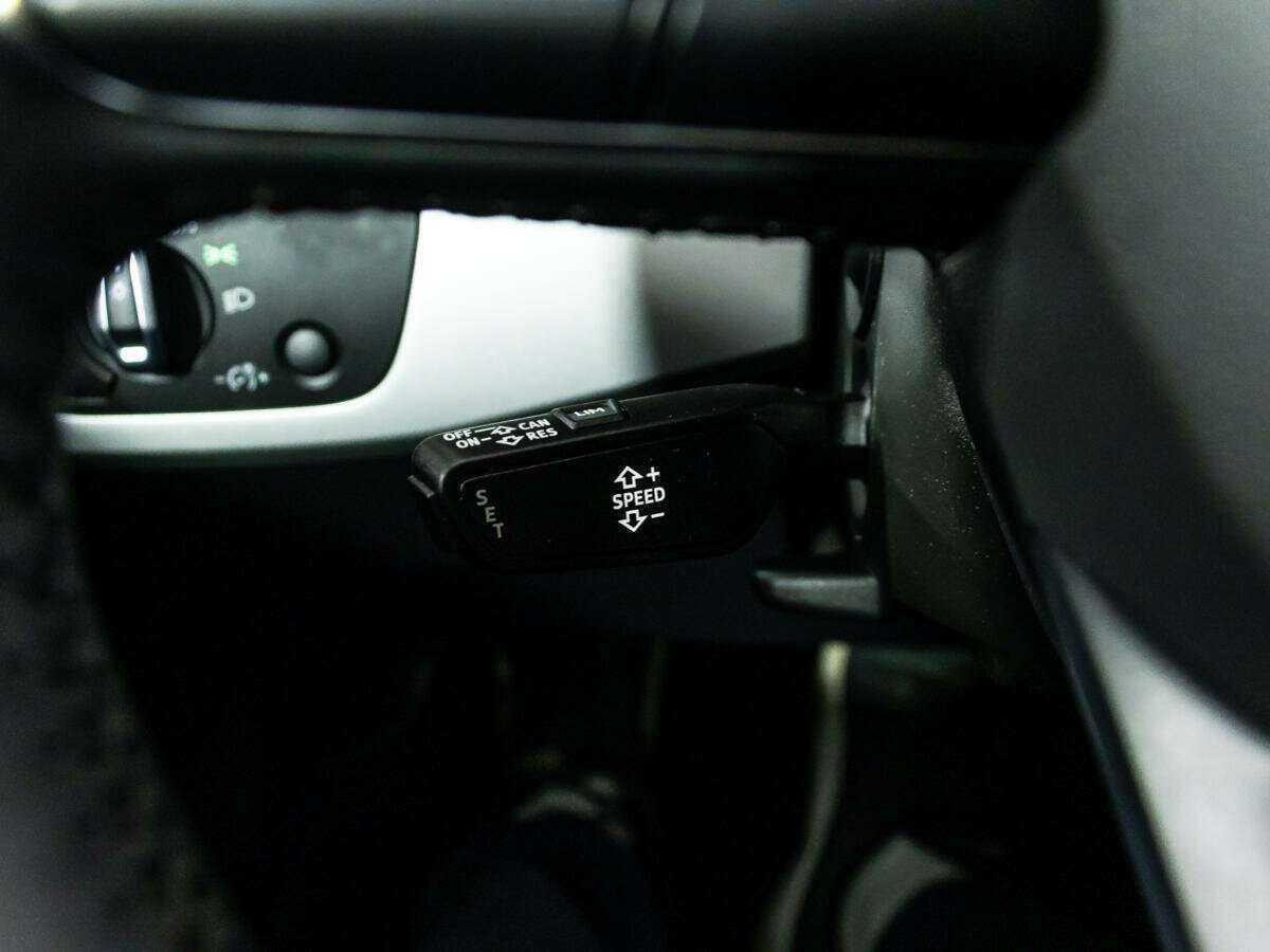 Б/У Ауди А4 2018 года. Фото: #16