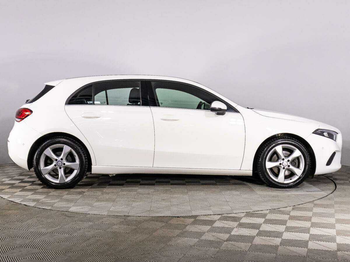 Б/У Мерседес-Бенц А-Класс 2018 года. Фото: #3