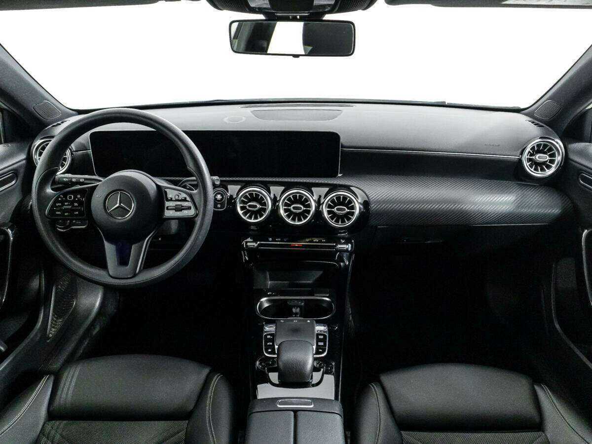 Б/У Мерседес-Бенц А-Класс 2018 года. Фото: #12