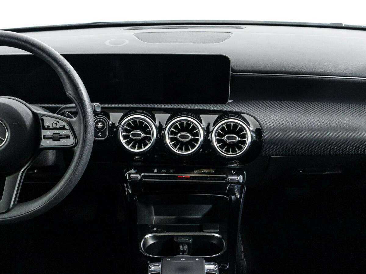 Б/У Мерседес-Бенц А-Класс 2018 года. Фото: #13