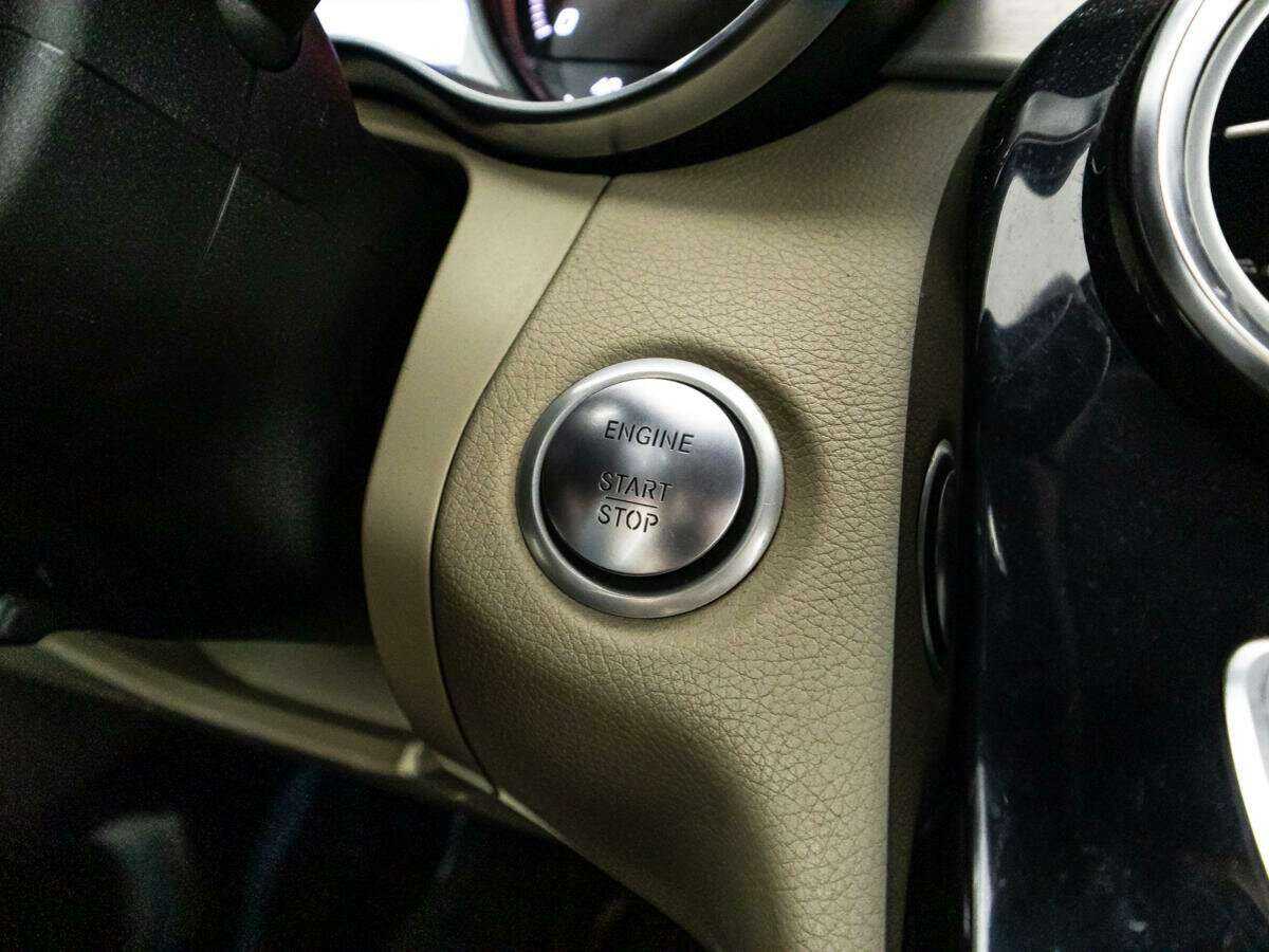 Б/У Мерседес-Бенц Ц-Класс 2017 года. Фото: #15