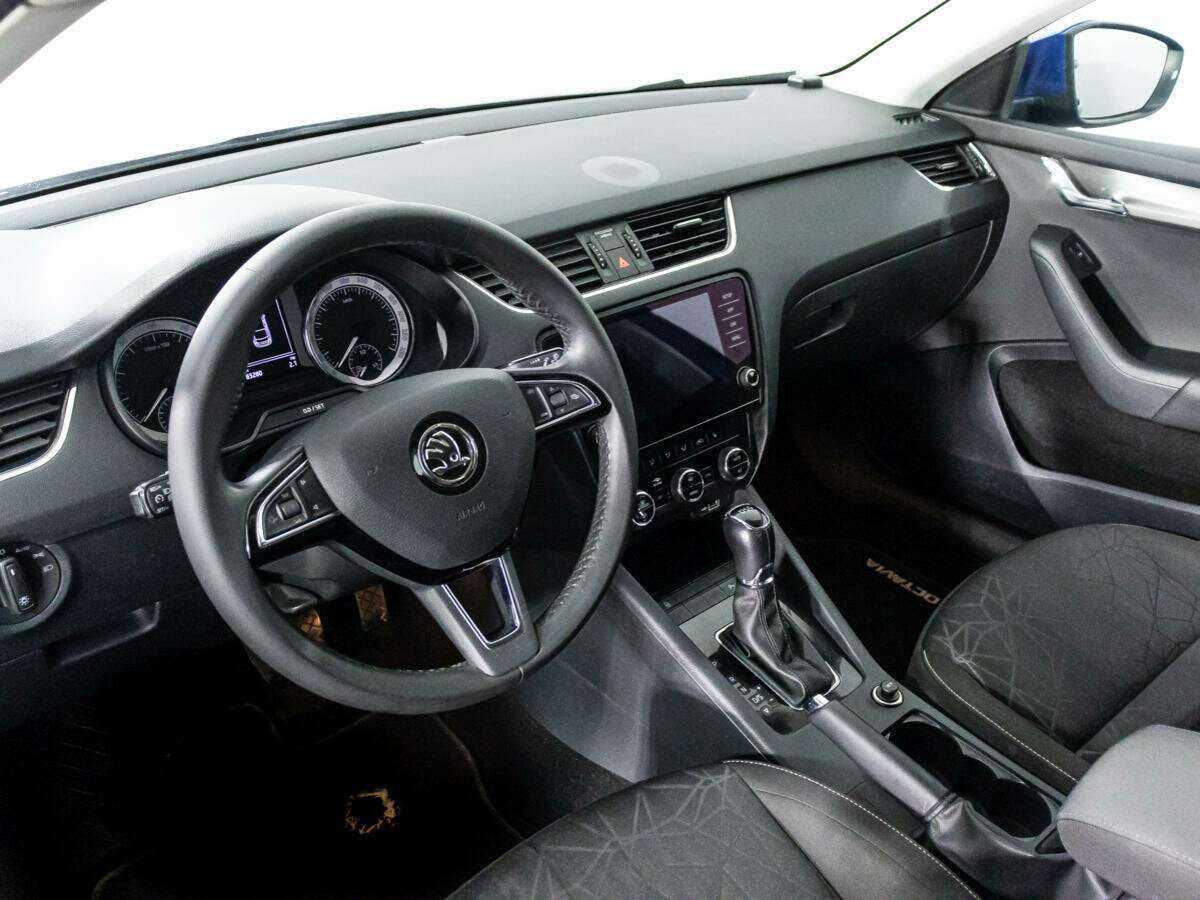 Б/У Шкода Октавия 2019 года. Фото: #10