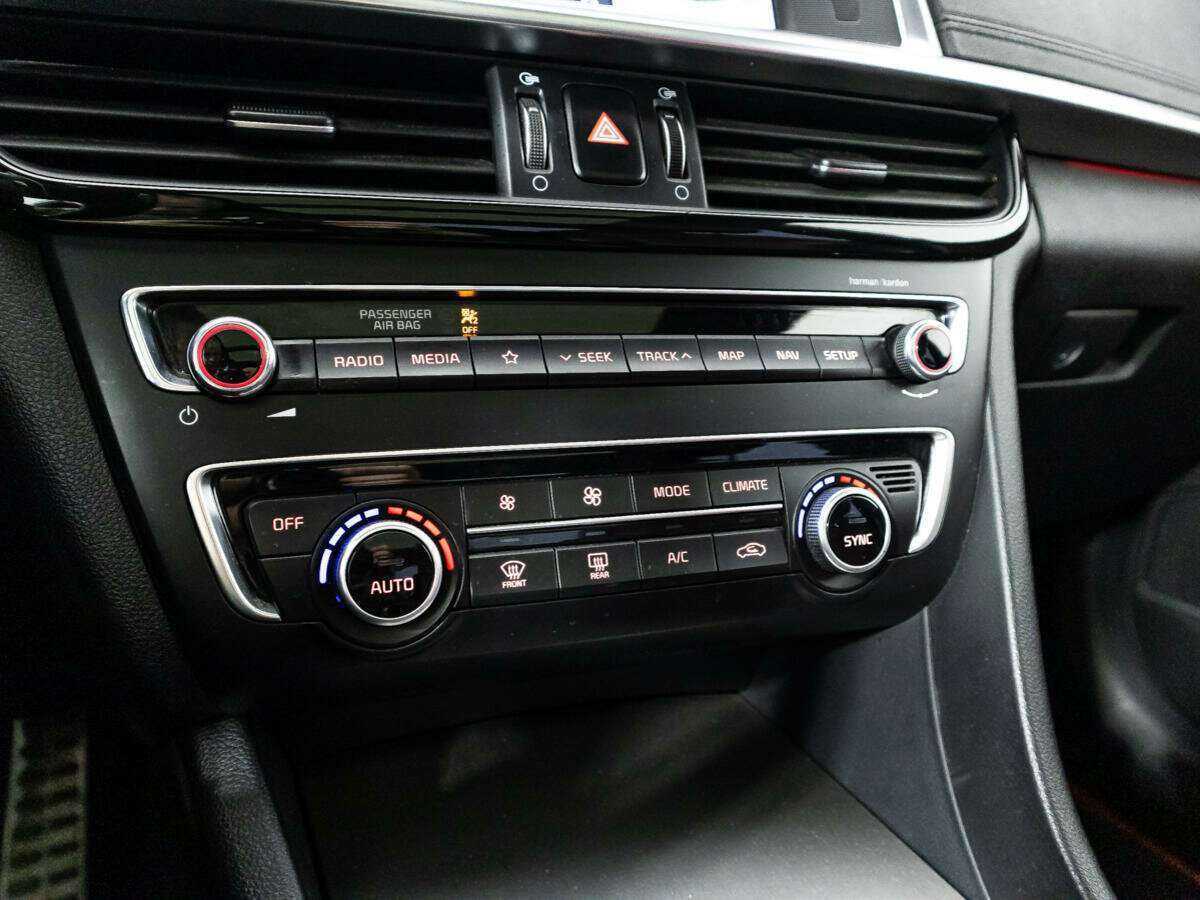 Б/У Киа Оптима 2018 года. Фото: #18