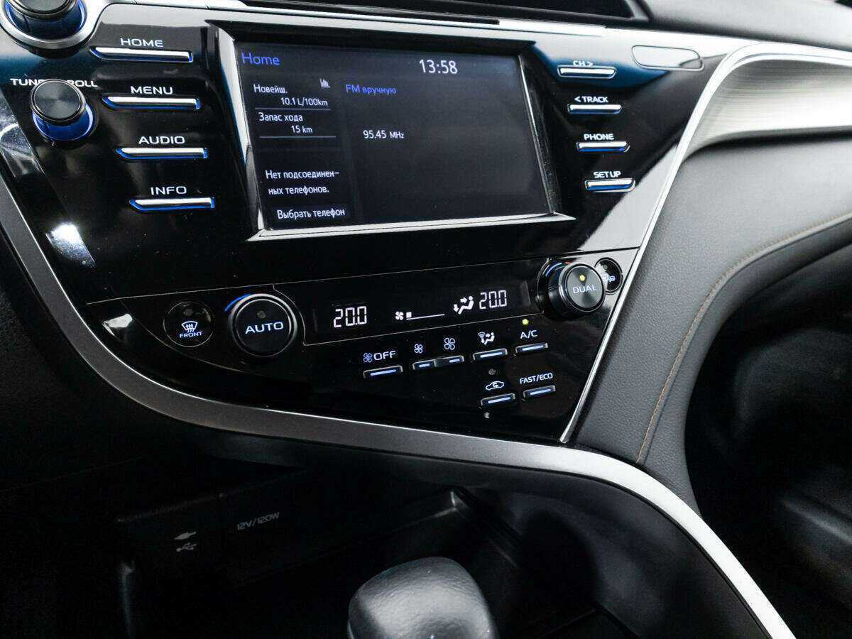 Б/У Тойота Камри 2019 года. Фото: #16