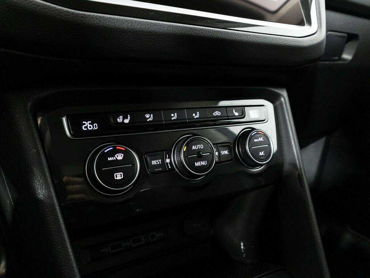 Б/У Фольксваген Тигуан 2019 года. Фото: #17