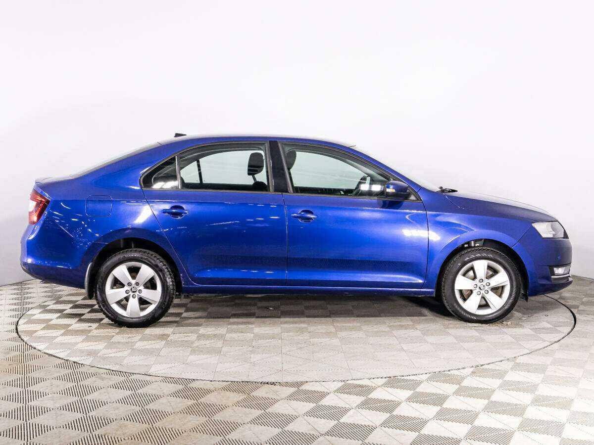 Б/У Шкода Рапид 2017 года. Фото: #3