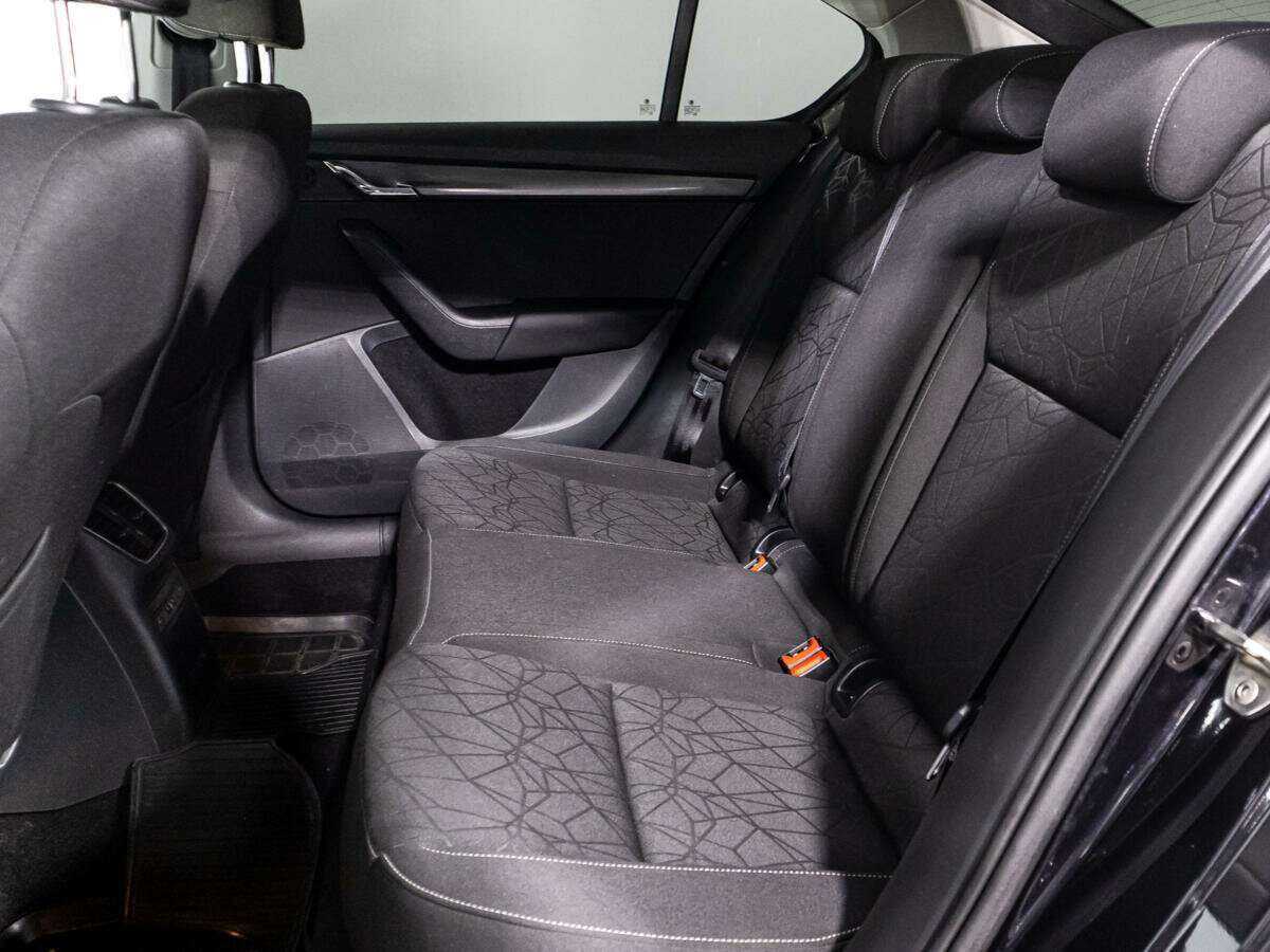 Б/У Шкода Октавия 2019 года. Фото: #9