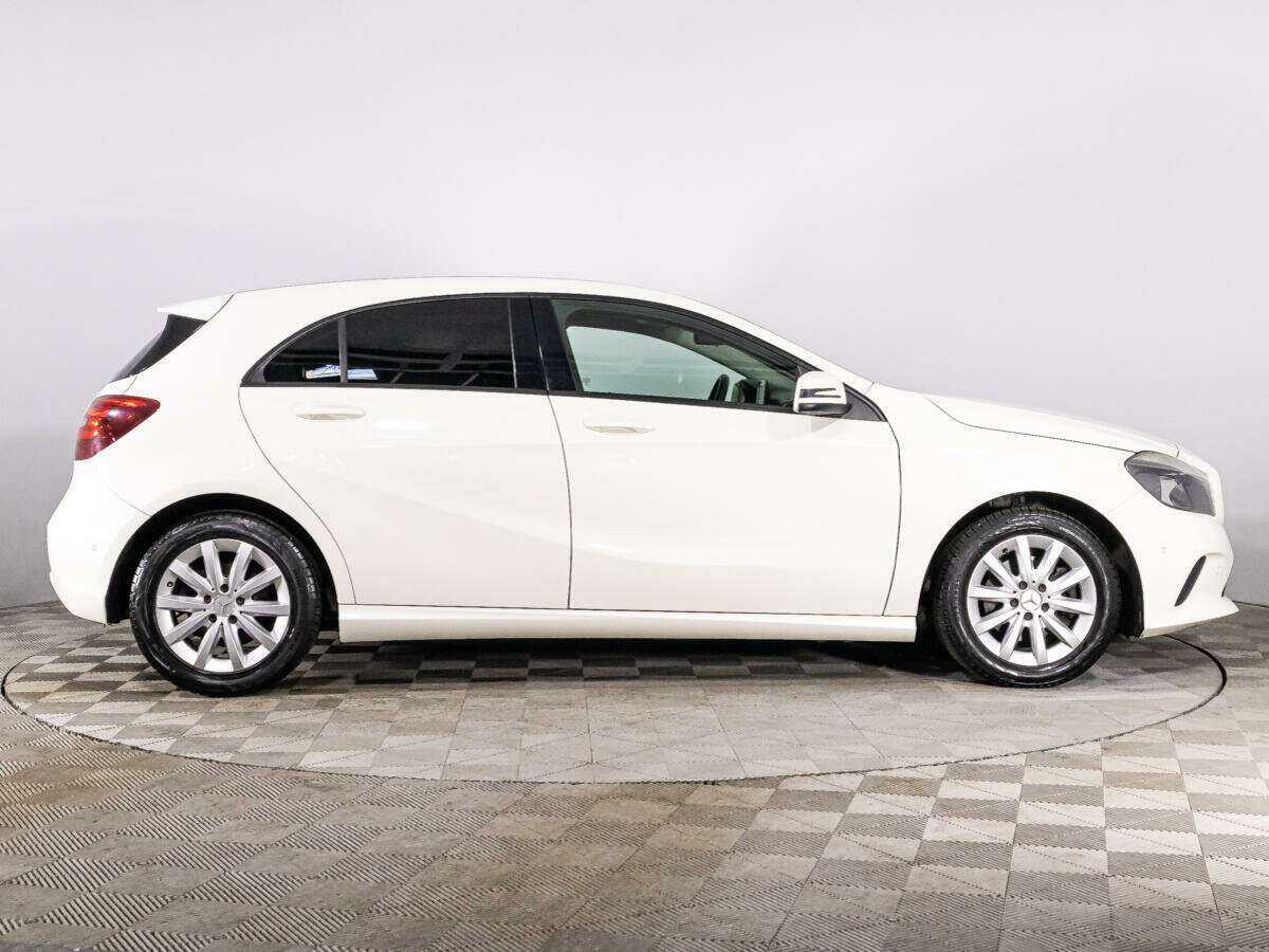 Б/У Мерседес-Бенц А-Класс 2016 года. Фото: #3