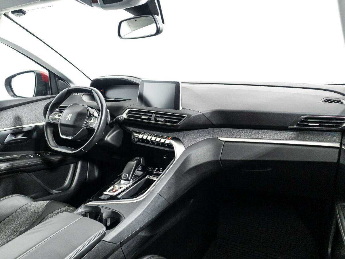Б/У Пежо 3008 2018 года. Фото: #8