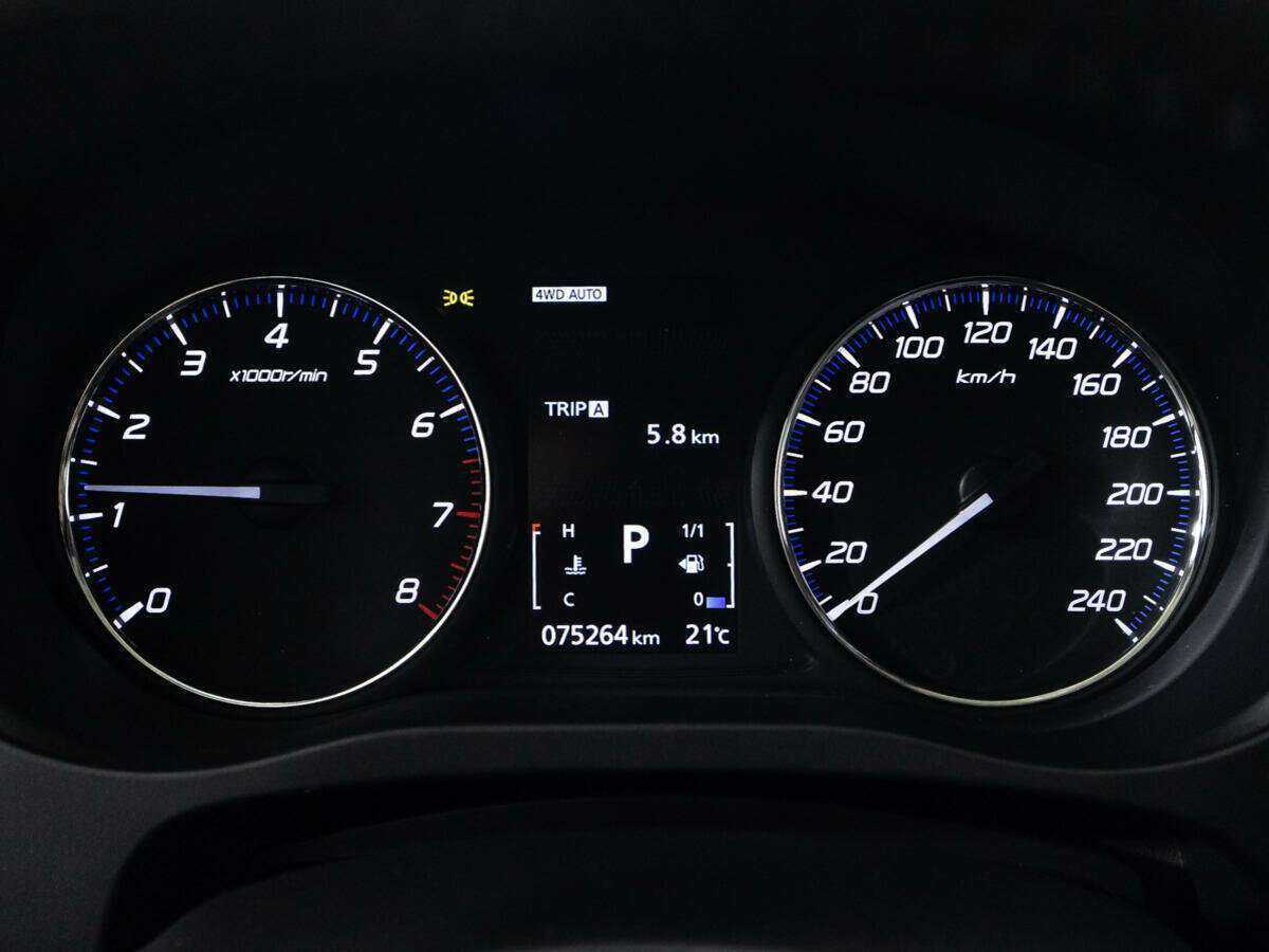 Б/У Митсубиши Оутлэндер 2017 года. Фото: #11