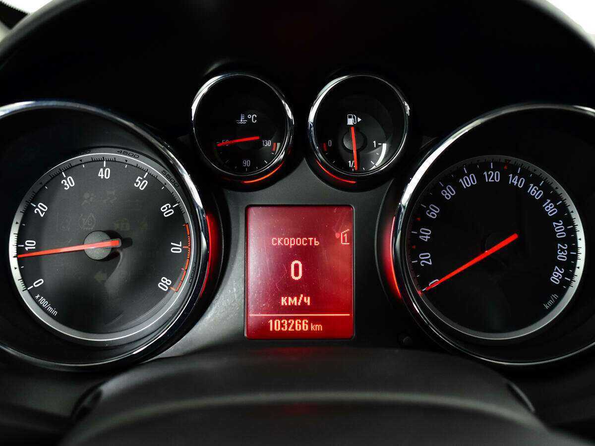 Б/У Опель Астра 2012 года. Фото: #10