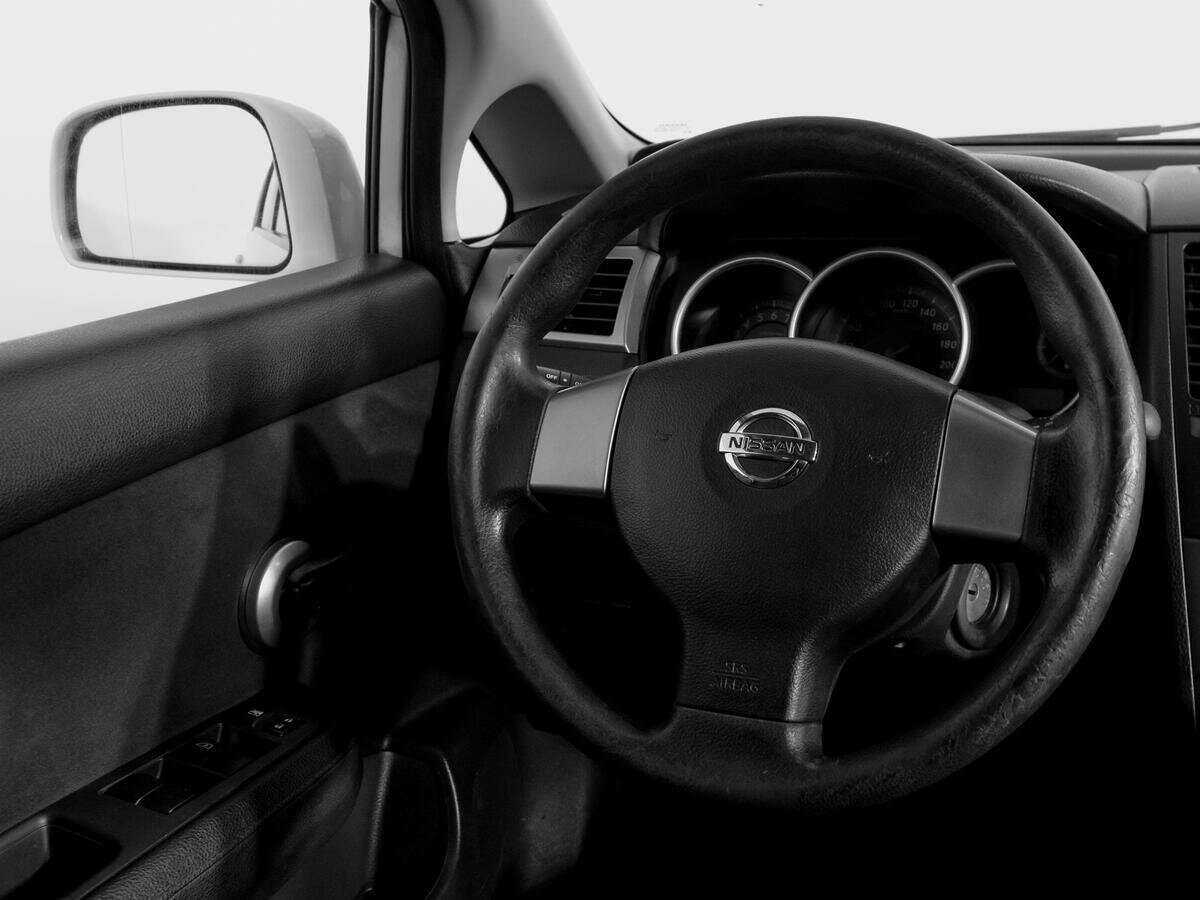 Б/У Ниссан Тиида 2013 года. Фото: #12