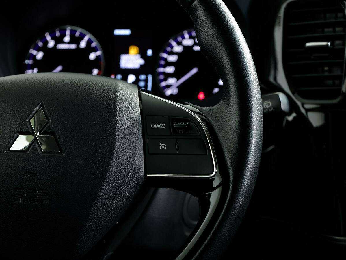 Б/У Митсубиши Оутлэндер 2018 года. Фото: #14