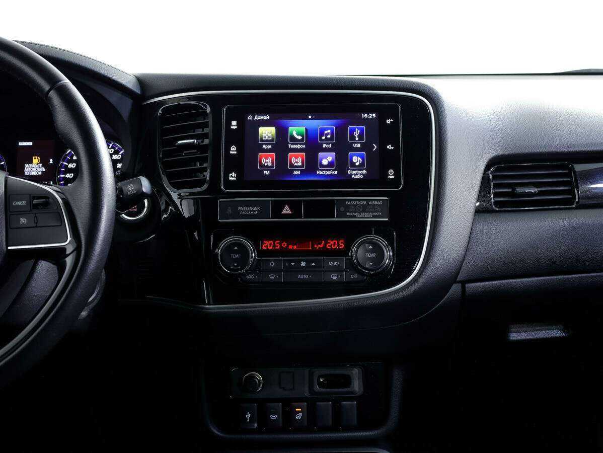 Б/У Митсубиши Оутлэндер 2018 года. Фото: #15