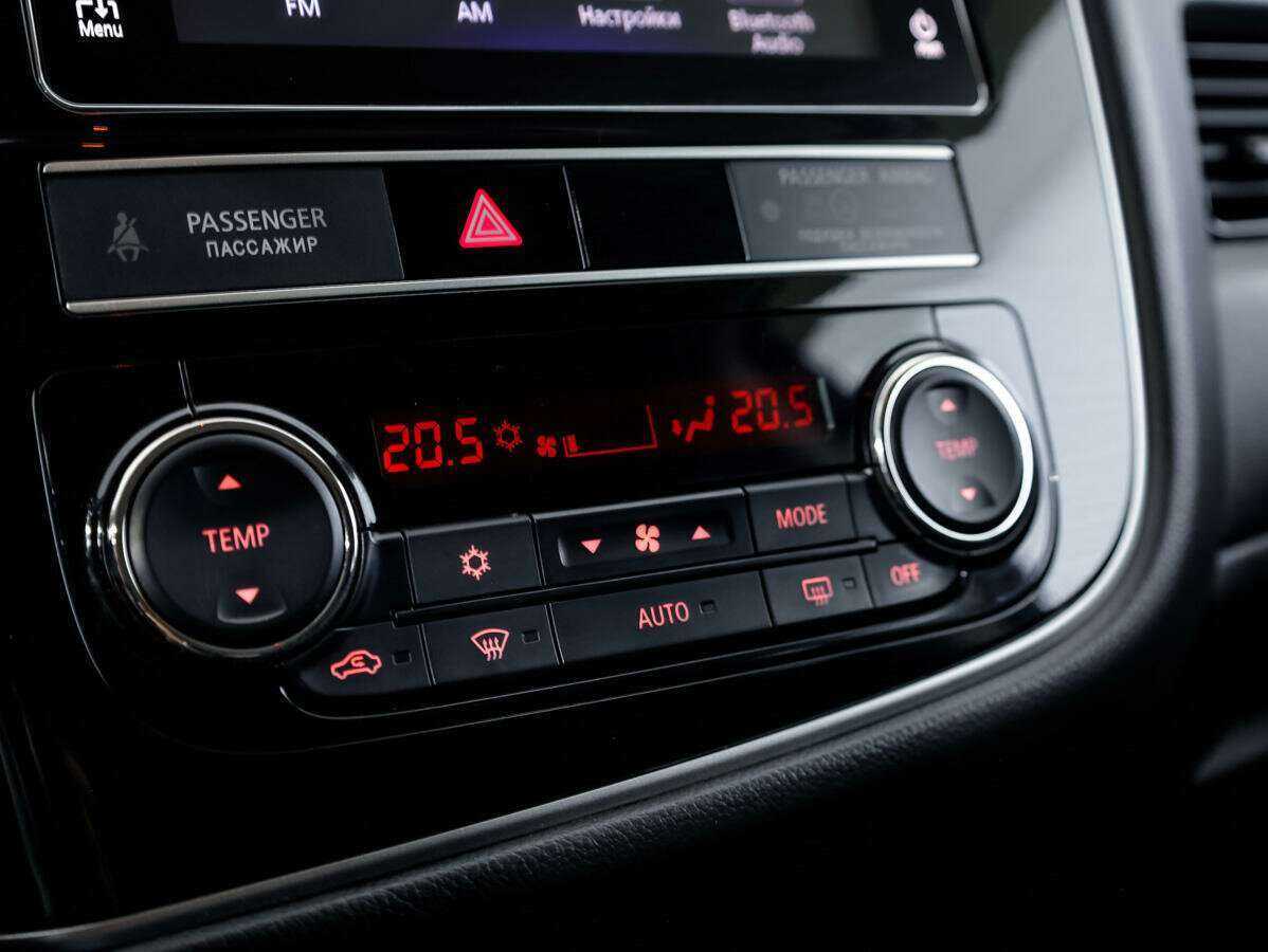 Б/У Митсубиши Оутлэндер 2018 года. Фото: #18