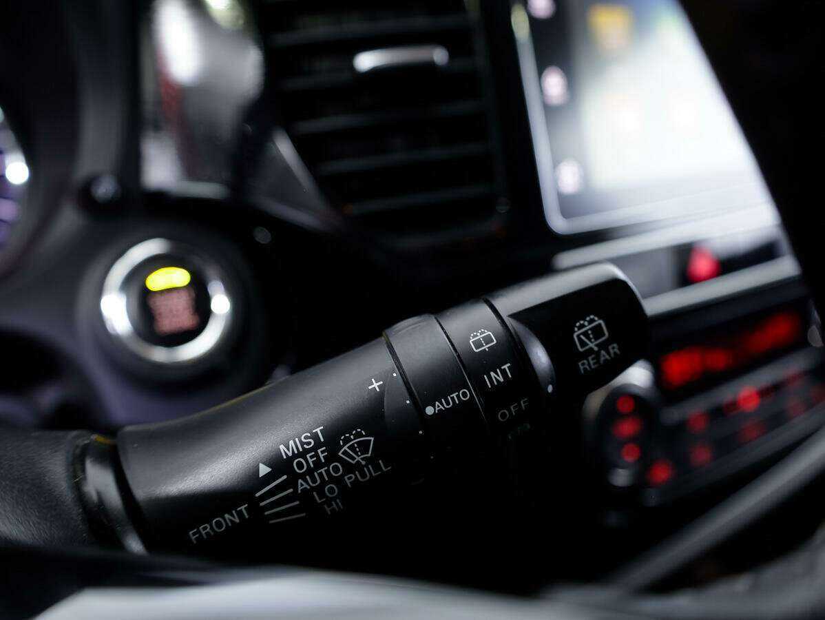 Б/У Митсубиши Оутлэндер 2018 года. Фото: #21