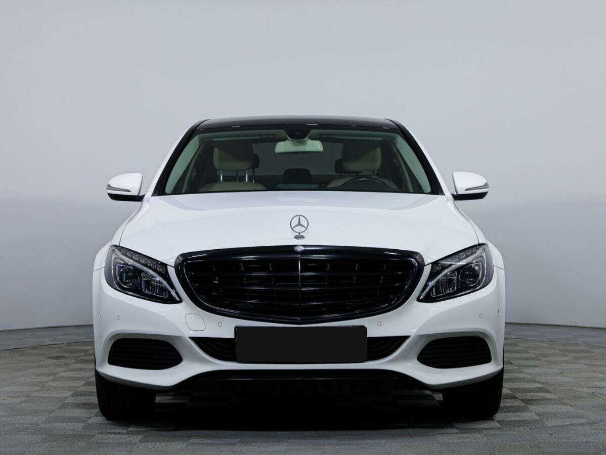 Б/У Мерседес-Бенц Ц-Класс 2015 года. Фото: #1