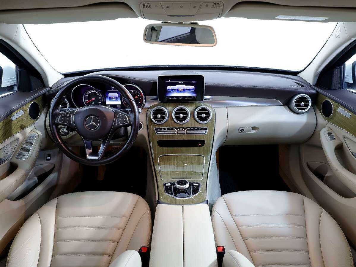 Б/У Мерседес-Бенц Ц-Класс 2015 года. Фото: #9