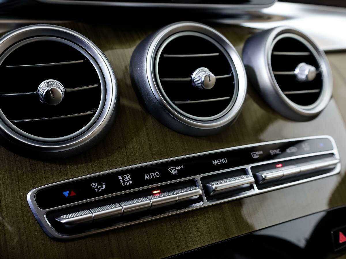 Б/У Мерседес-Бенц Ц-Класс 2015 года. Фото: #22