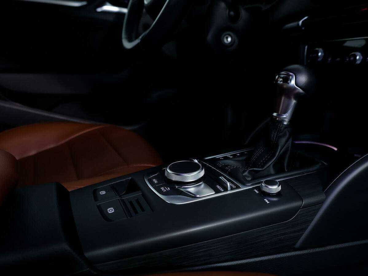 Б/У Ауди А3 2018 года. Фото: #9