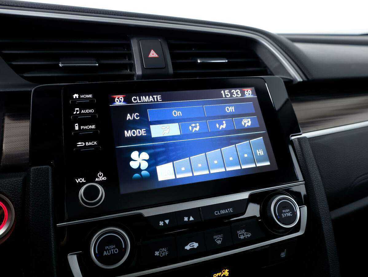 Б/У Хонда Цивик 2019 года. Фото: #13