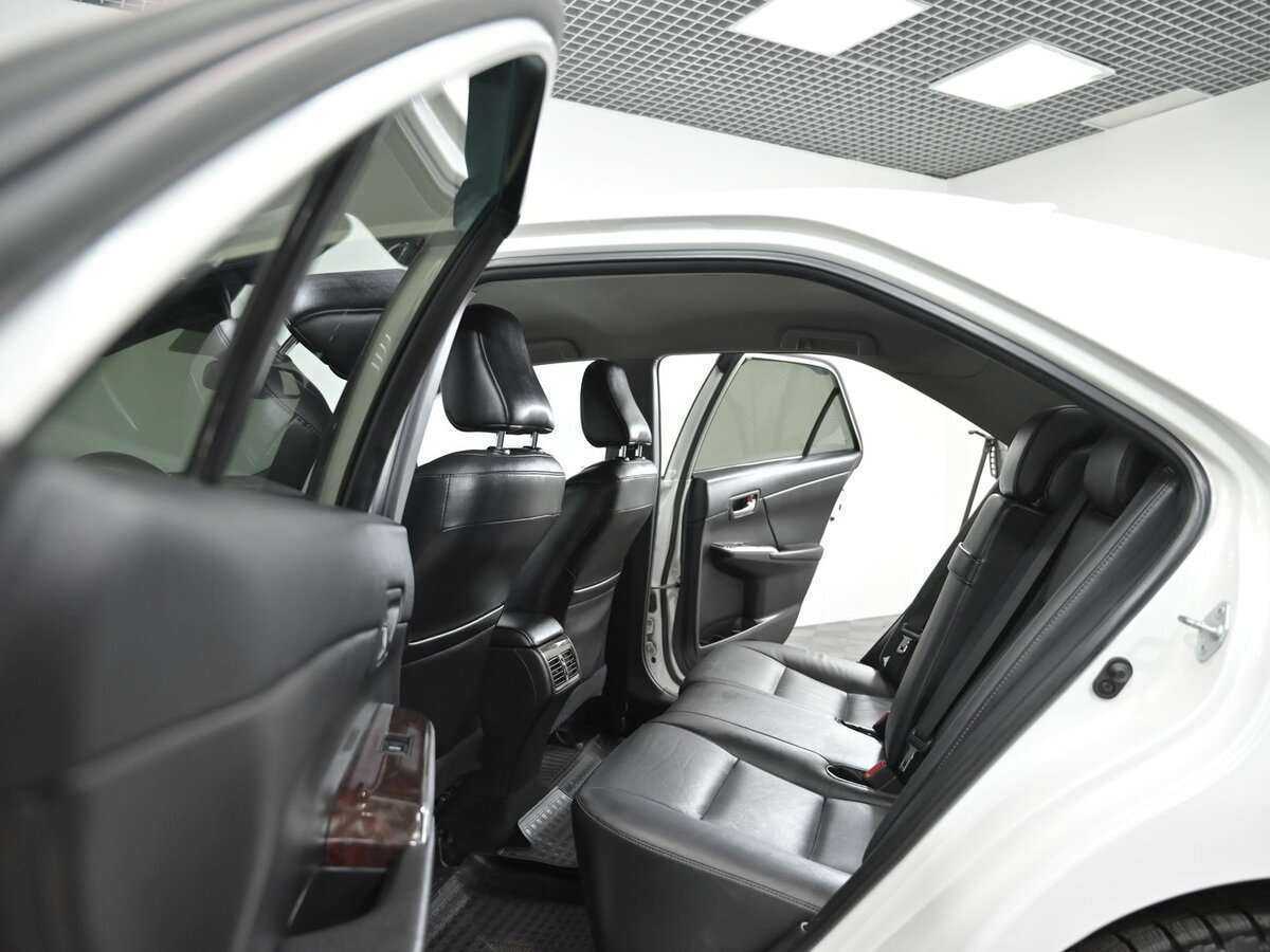 Б/У Тойота Камри 2017 года. Фото: #14