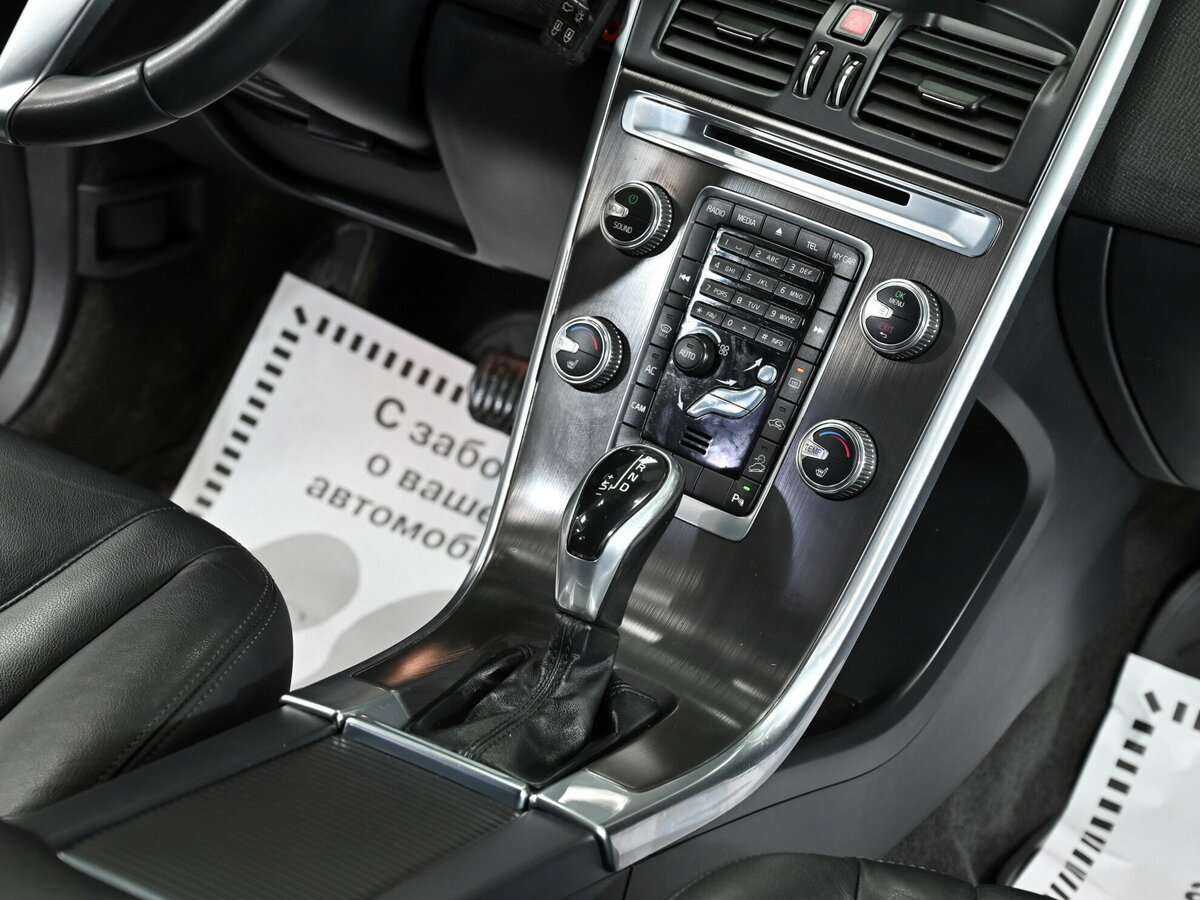 Б/У Вольво ИксЦ60 2014 года. Фото: #10