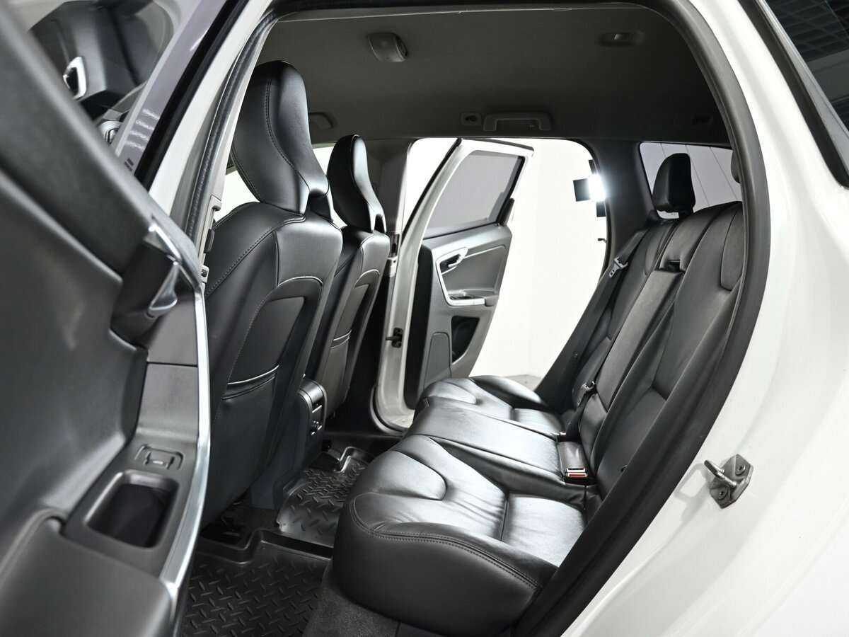 Б/У Вольво ИксЦ60 2014 года. Фото: #12