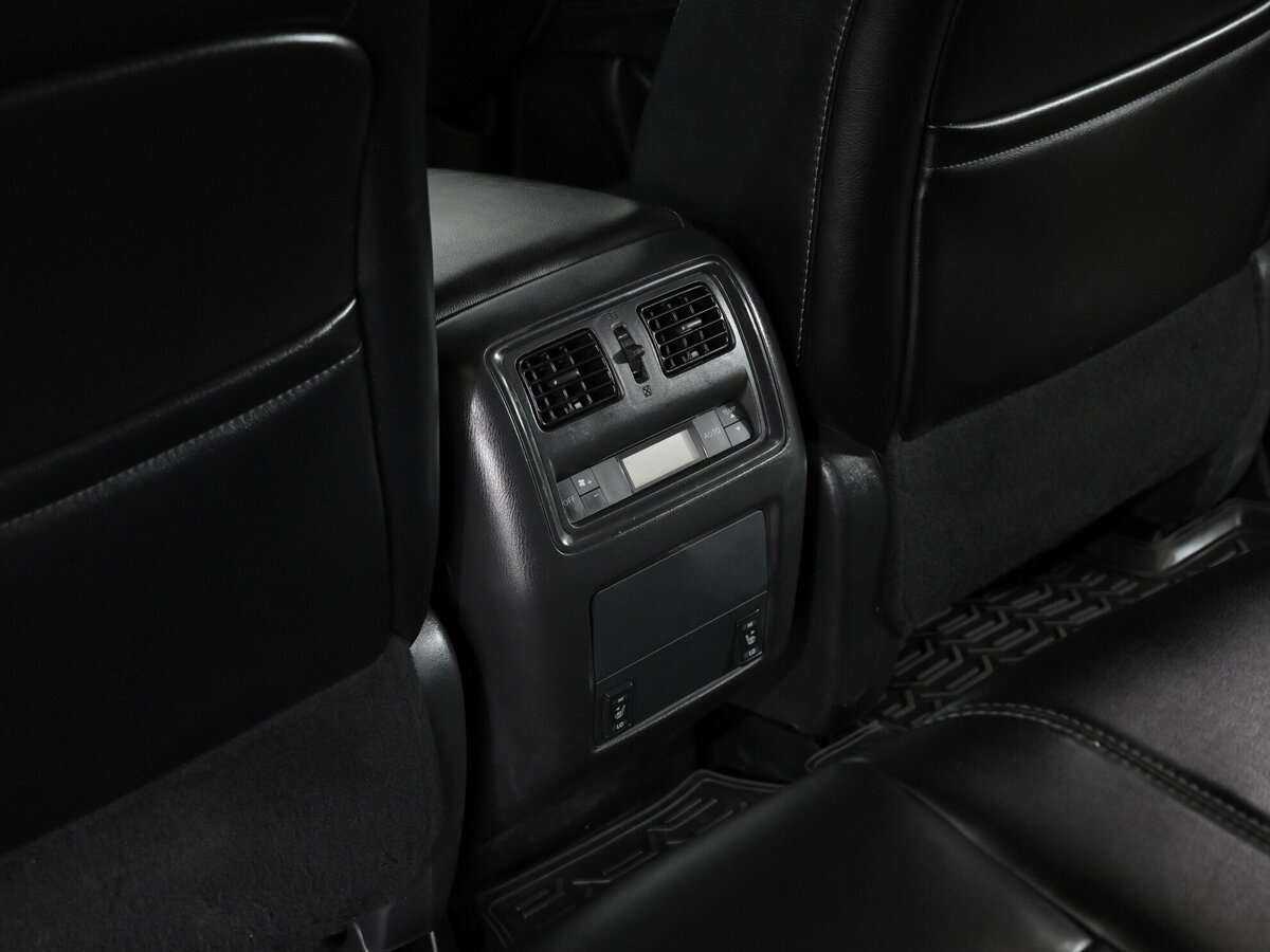 Б/У Ниссан Патфайндер 2015 года. Фото: #6