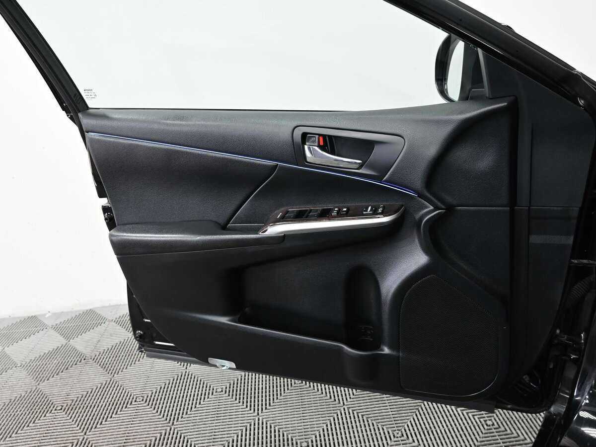 Б/У Тойота Камри 2015 года. Фото: #7