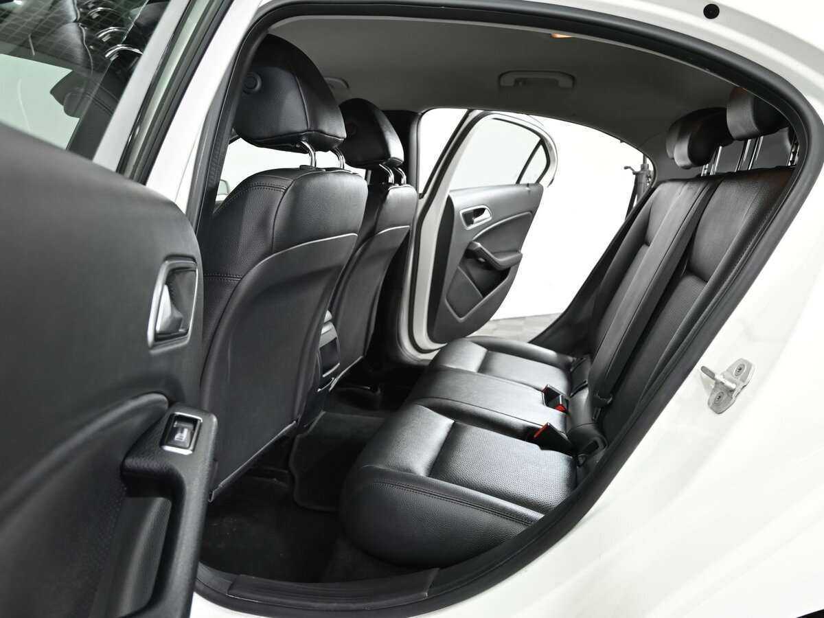 Б/У Мерседес-Бенц А-Класс 2014 года. Фото: #10