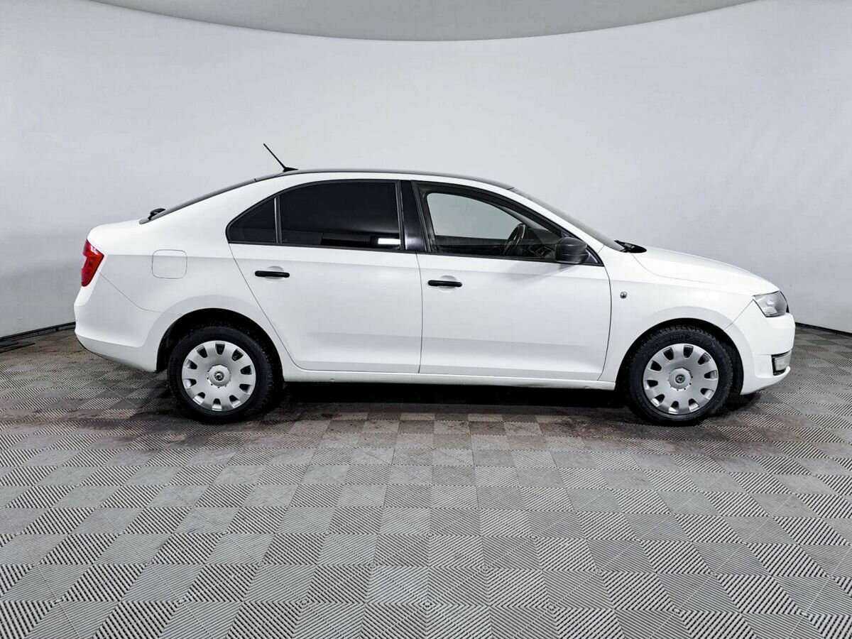 Б/У Шкода Рапид 2017 года. Фото: #3