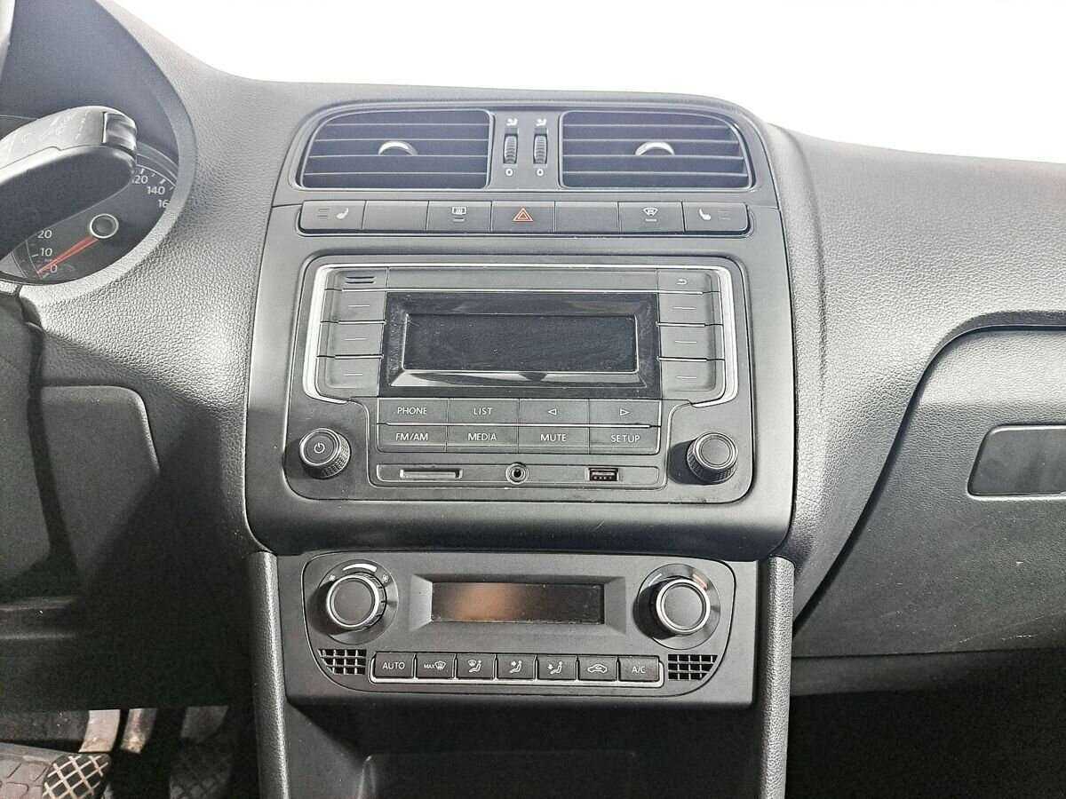 Б/У Фольксваген Поло 2016 года. Фото: #12