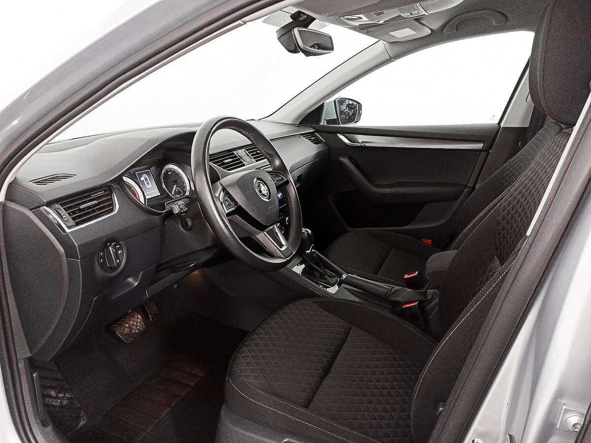 Б/У Шкода Октавия 2018 года. Фото: #13