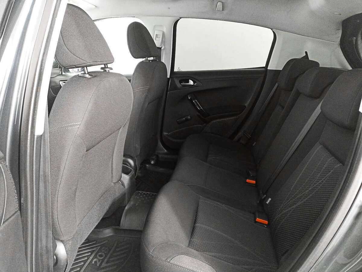 Б/У Пежо 208 2013 года. Фото: #9