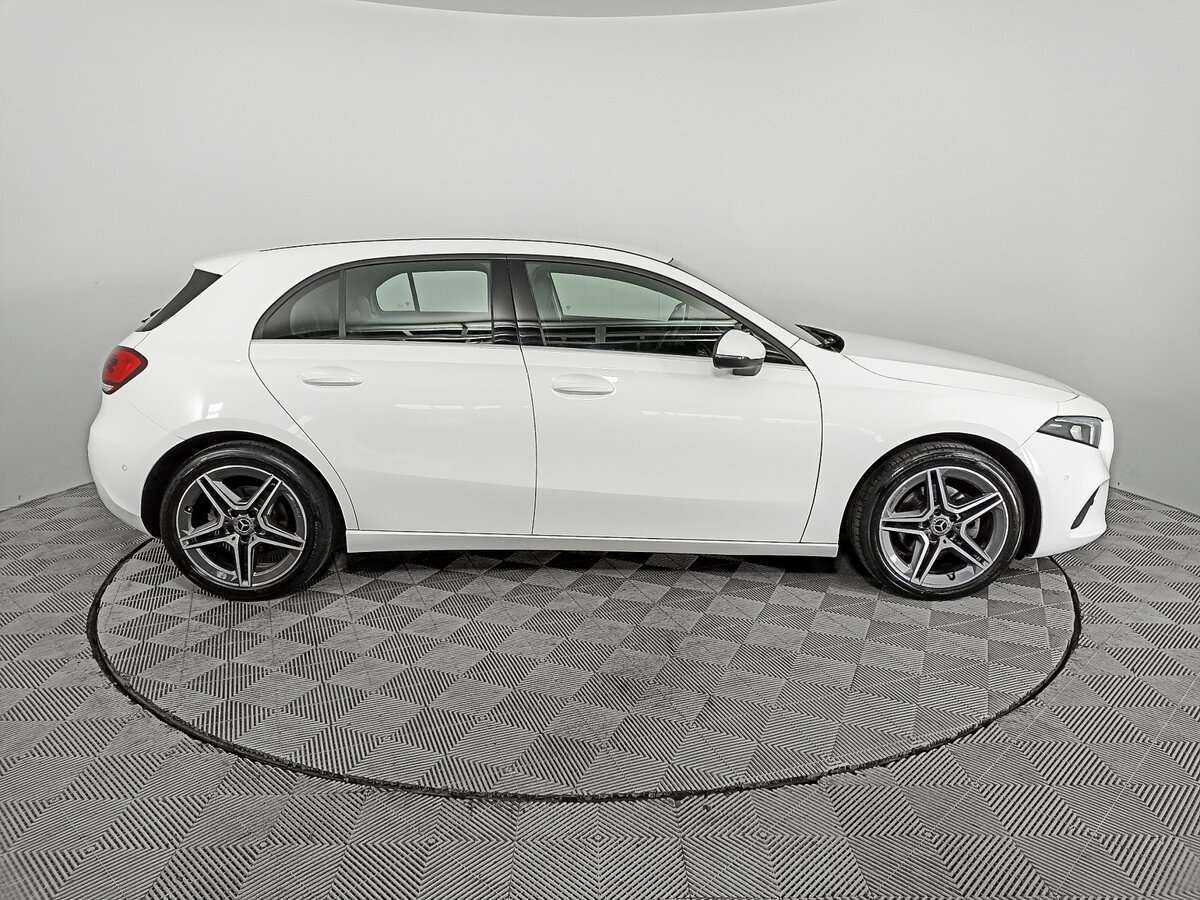 Б/У Мерседес-Бенц А-Класс 2018 года. Фото: #3