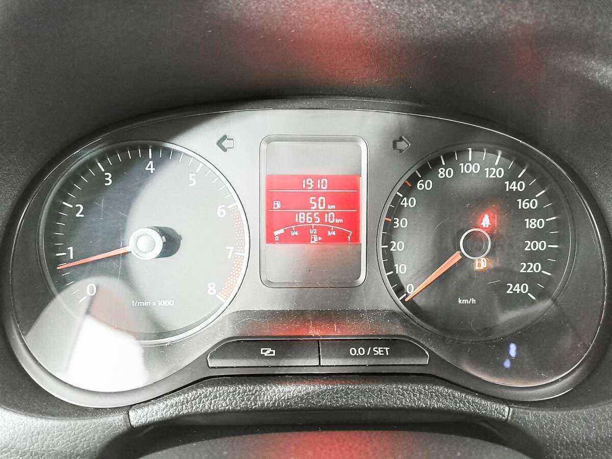 Б/У Фольксваген Поло 2013 года. Фото: #9