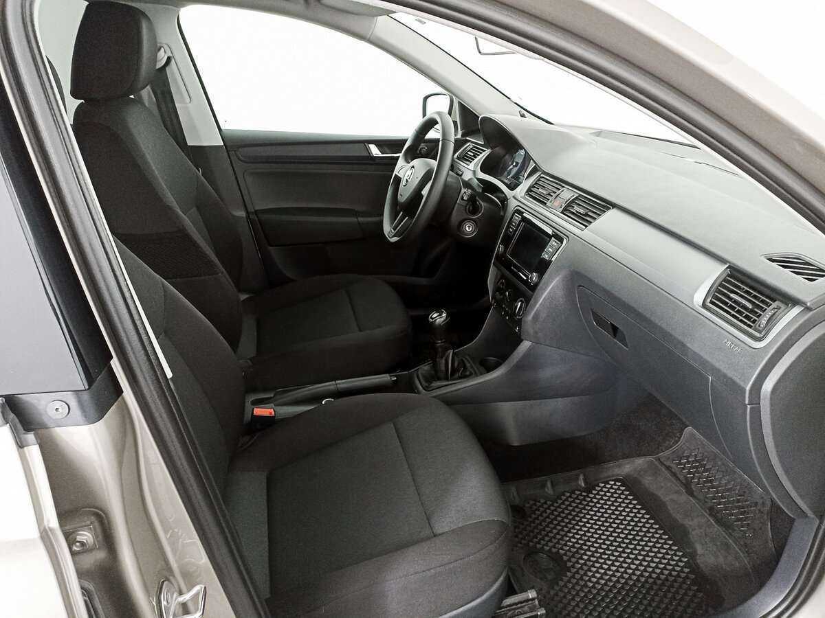 Б/У Шкода Рапид 2019 года. Фото: #8