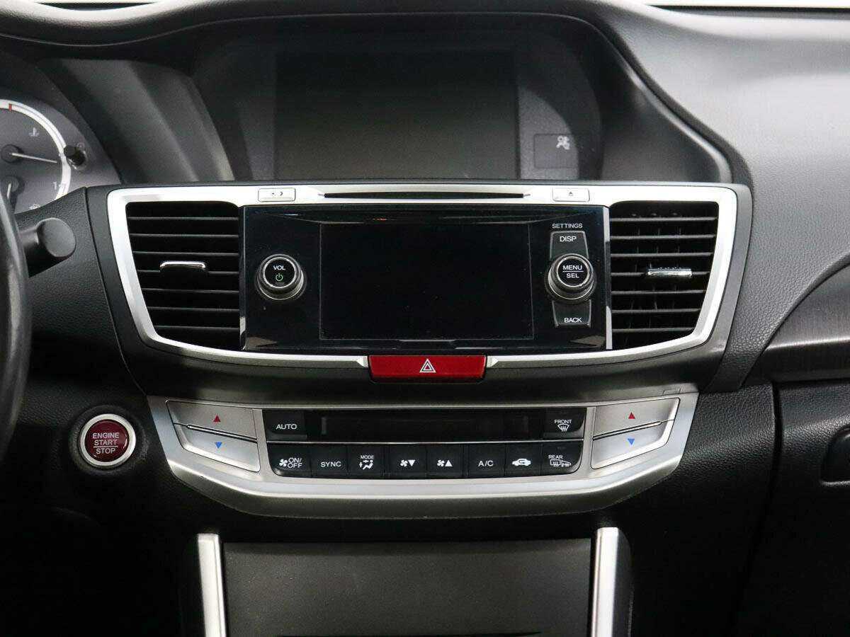 Б/У Хонда Аккорд 2013 года. Фото: #11