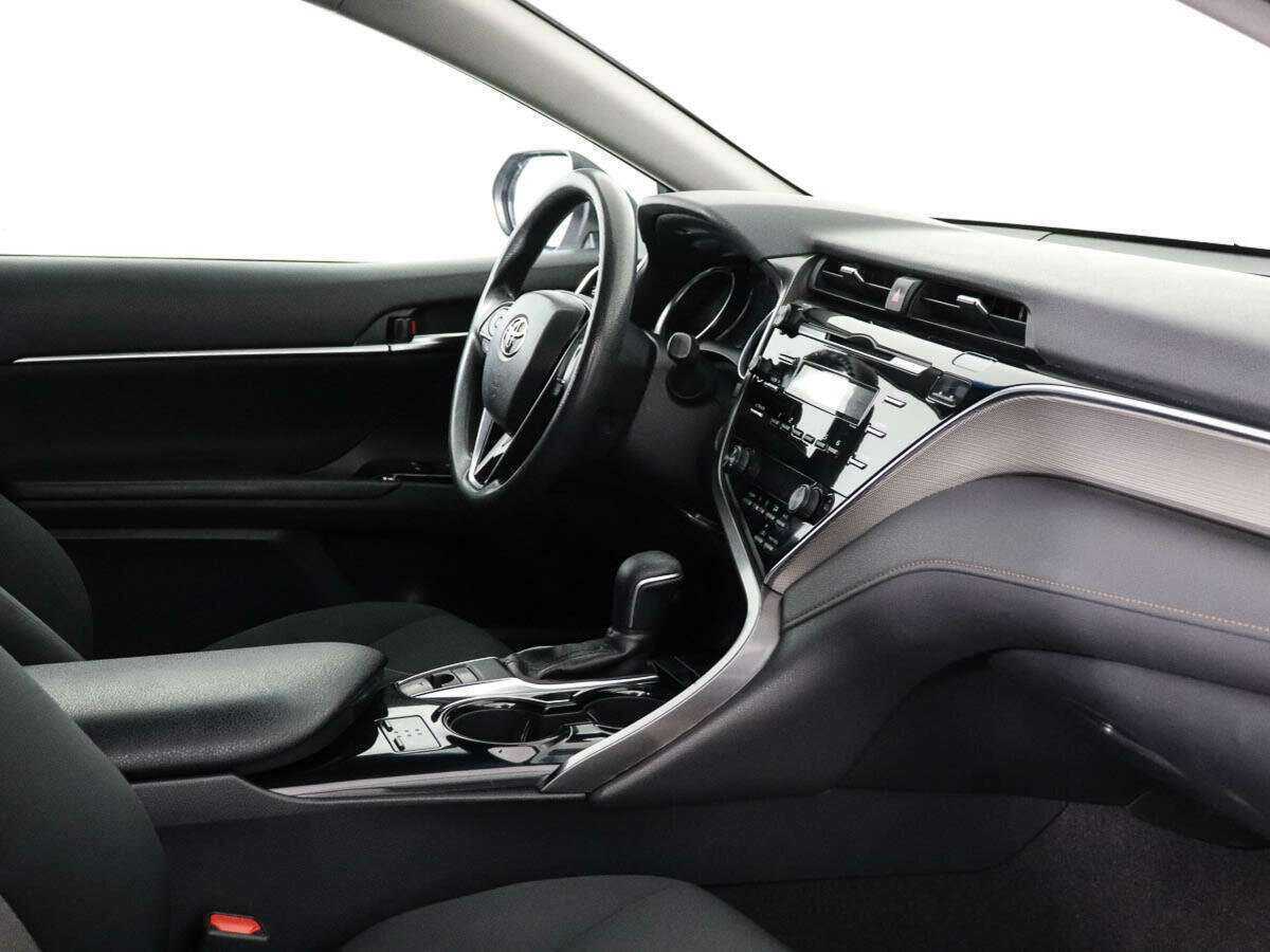 Б/У Тойота Камри 2020 года. Фото: #6